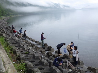 支笏湖釣り実習 ニュース トピックス 札幌科学技術専門学校